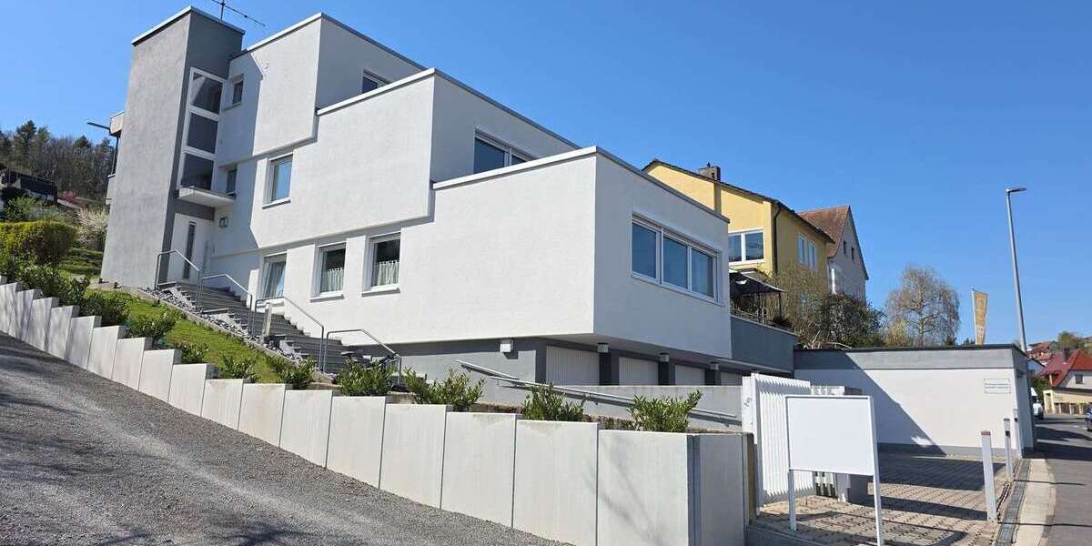 Etagenwohnung Würzburg Steinbachtal - 3 Zimmer, 92 m&sup2;, 1.300&euro; | Angebot:27098976