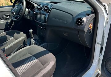 Dacia Sandero 64.000 km 13.000 &euro; Würzburg 97078